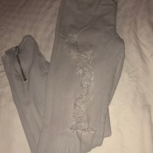 Joe’s Jean Light Gray Ripped Legging. Size Large.